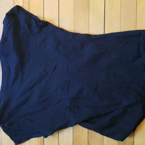 Girls medium short sleeve tee " we have nothing to lose & a world to see" - Picture 4 of 4